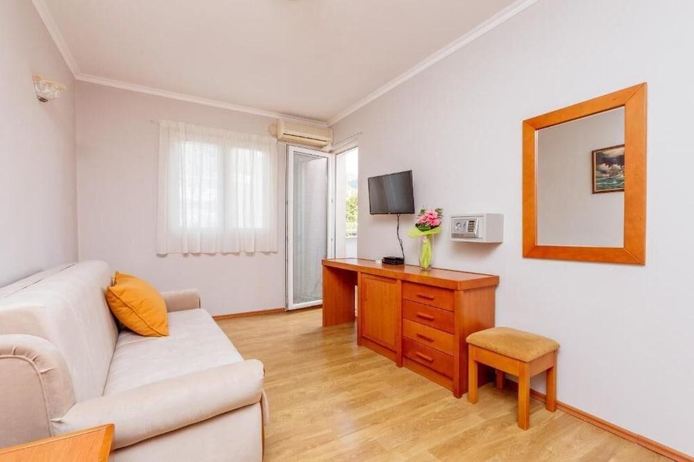 Apartments Perper Τίβατ Εξωτερικό φωτογραφία