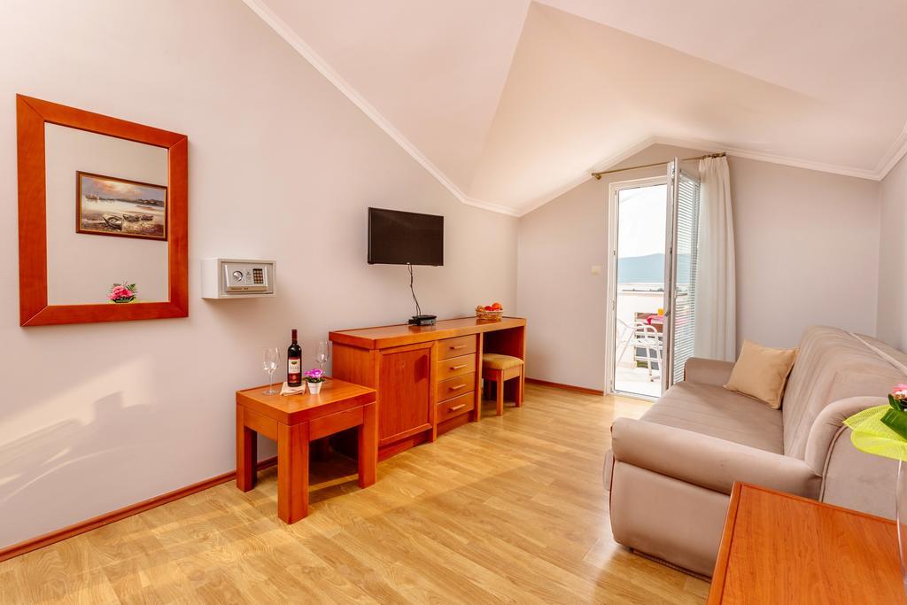 Apartments Perper Τίβατ Εξωτερικό φωτογραφία