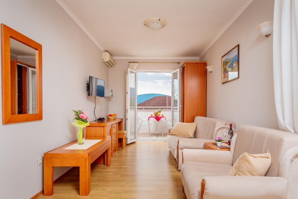 Apartments Perper Τίβατ Εξωτερικό φωτογραφία